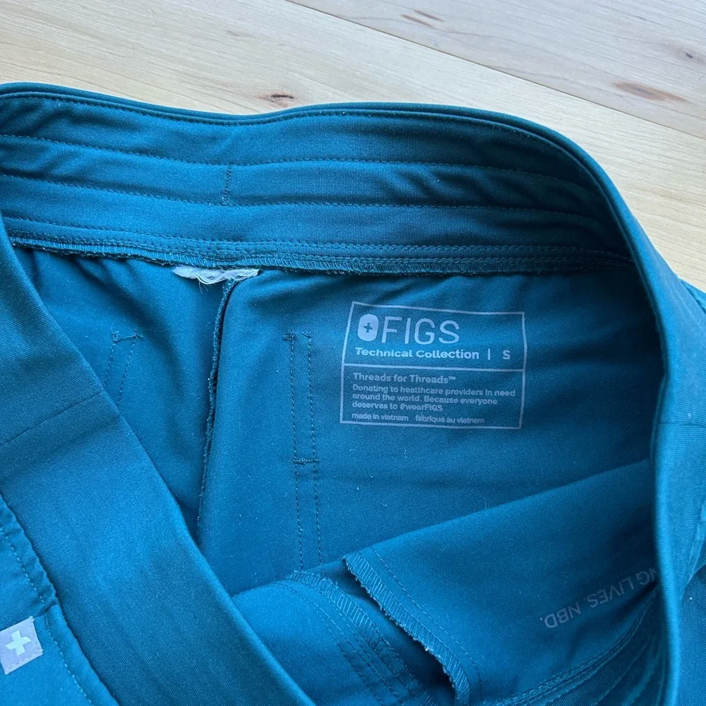 Figs Caribbean Blue Scrub Set
